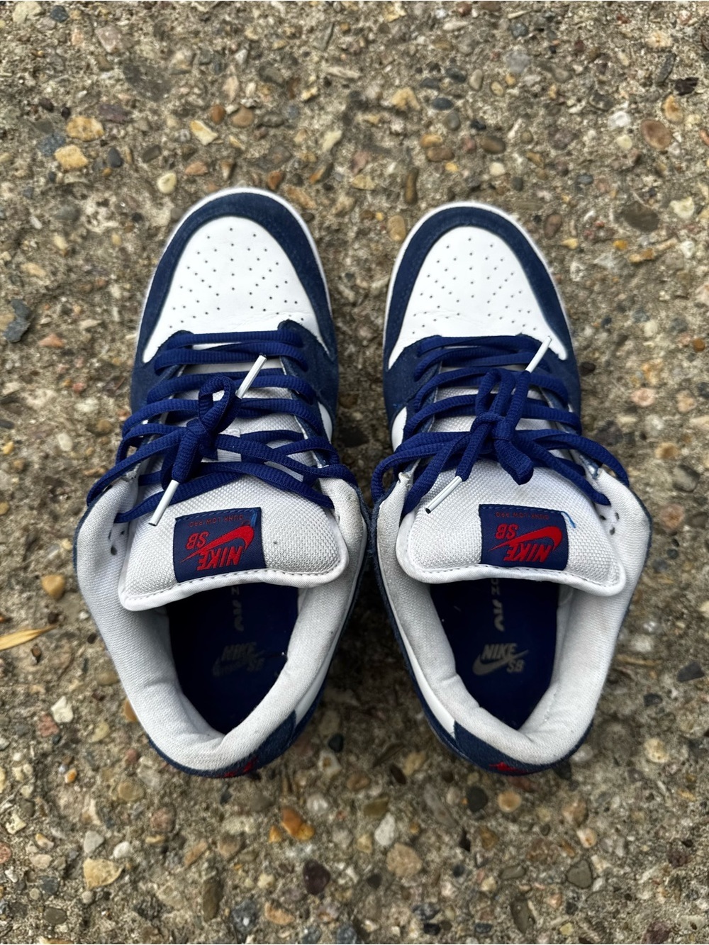 Nike Navy, White & Gum Low-Top Sneakers - Picture 3 of 6